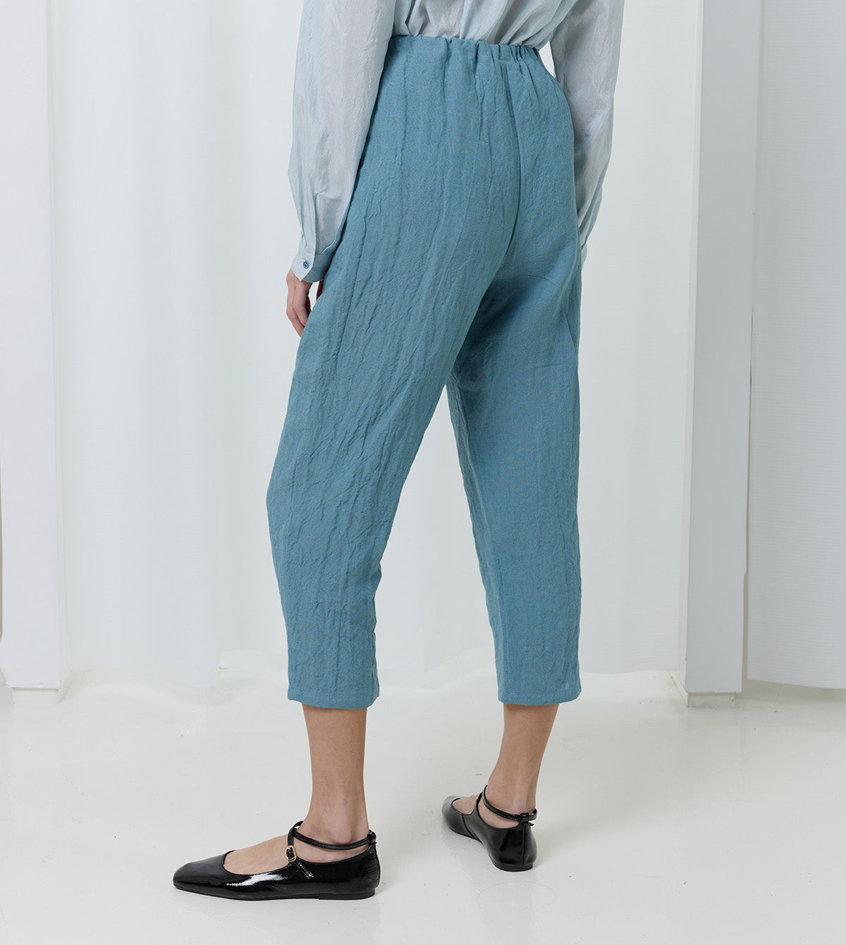 Cropped Trousers by Apuntob
